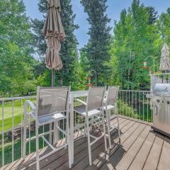 Cloudcroft Townhome on Golf Course with Deck!