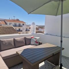 House with Private Roof Terrace in Centre