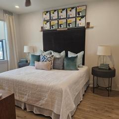 Spacious 1-bd w Den Montrose Midtown