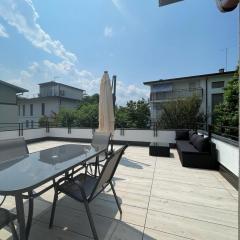 LA TERRAZZA - Very Quiet - Free park - 3 min from Varese center and lake - AIR Conditioning - Cycling friendly