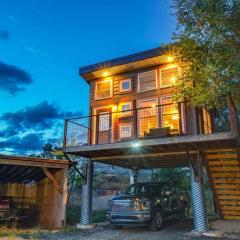 Red Rock Treehouse Unique in Old Colorado City