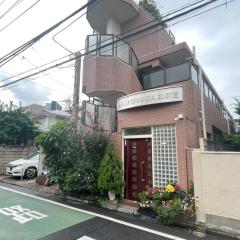 新宿安靜の家-A quiet home in Shinjuku - a 26 square meter double bed room that feels like home