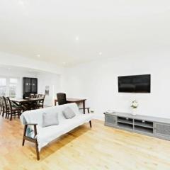 Spacious 5 bedrooms Family house in Purley