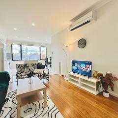 Mt Waverley Spacious 2br2ba Parking Wifi Balcony