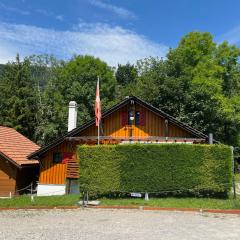 Charmant Petit Chalet 3 étoiles en Gruyère