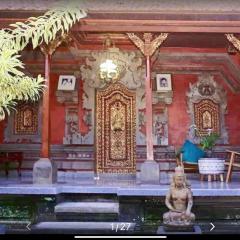 Royen Balinese Family Guest House- Traditional Batuan Homestay