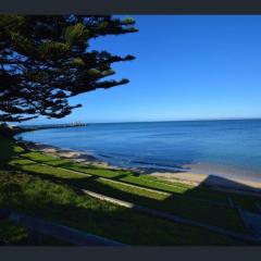 Lodge in Esplanade in Buller Street in Kingscote-Cheapest and Summer Sale is now on