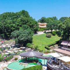 Residence with swimming-pool and thermal pools in Sorano