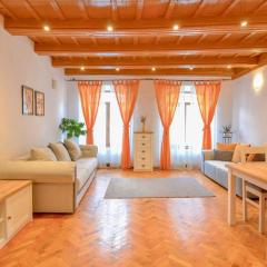 Charming Apartment - Heart of Brașov Poarta Schei