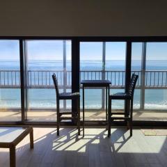 Stunning Ocean-Front Penthouse 1800sf 3BR 2BA 7Bed at Regency Tower