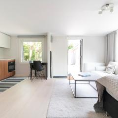 Falsterbo Guesthouse - Modern Comfort with Private Patio