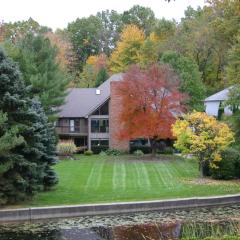 Private Guest Suite on the Portage Lakes