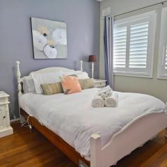 Beachside Escape Walk to Beach & Cronulla Golf Club Sleeps 3