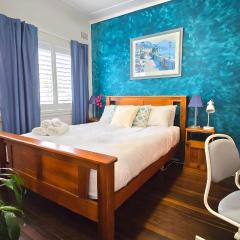 Seaside Escape Walk to Beach & Cronulla Golf Club Sleeps 3