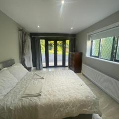 Self Contained Double Ensuite Room with private sitting room