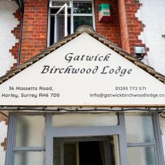 Gatwick Birchwood Lodge with Holiday Parking