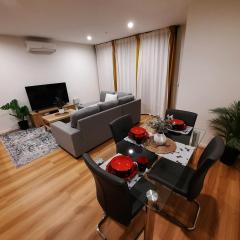 ZMITH Apartment - BROOKE, - Near AIS, GIO Stadium, UC, & Nth - Canberra Hospital