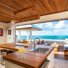 Luxurious Beachfront 2 bedroom villa on Smith's Reef