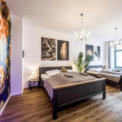 Große 3 Schlafzimmer Unterkunft mit Küche, Bad, Waschmaschine & Balkon am Zoo