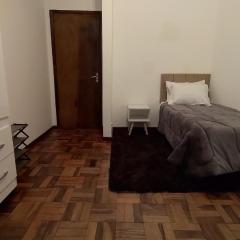 Quarto da Fê, próximo de tudo que vc precisa!