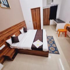 Hotel Backpackers Family Rooms - Affordable Stay Near Taj