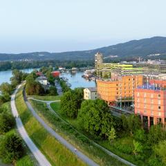 Trans World Hotel Donauwelle