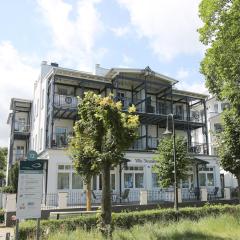 Villa Strandblick in Binz, FeWos direkt am Strand mit Balkon und teilweise mit Meerblick