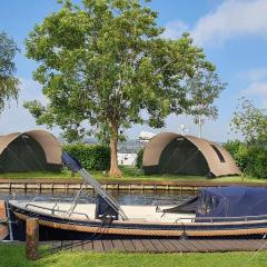 Glamping at the water, close to Amsterdam