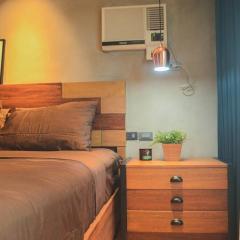 Stylish 1BR Near US Embassy & Luneta with Pool & Gym