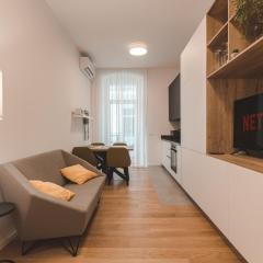 Stylish apartment in the center of Trieste - Central station - WIFI-Netflix and SKY X