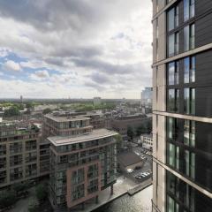 1Bed Flat with city views - 1min walk to tube station