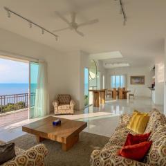 Panoramic Seaview Holiday Home - Batu Ferringhi