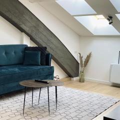 Cosy newly decorated self check-in loft in central