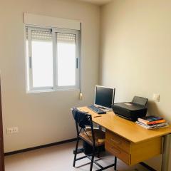 Apartamento T2 e escritorio mobiliado, tudo incluído , água, luz, internet, maquina de lavar