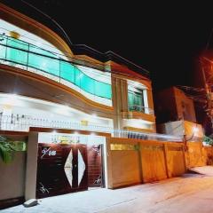 Cosy Inn Guest House Near Millennium Mall 9 2 3 0 6 2 2 2 9 5 5 5