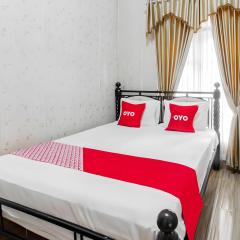 OYO 93618 Homestay Bonjeruk