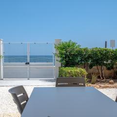 Luxury appartment with seaview in front of beach at 200 meters from the beach located in Avola