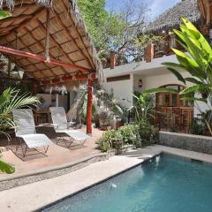 Casa Nainoa - Home with Pool & Rooftop Palapa