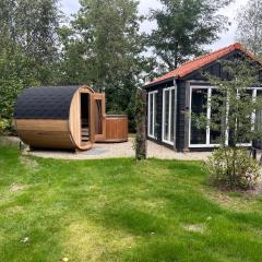 Hofparken Wiltershaar - 2-persoons lodge met sauna en hottub