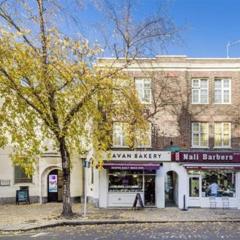 Two Bed High Street Flat Teddington