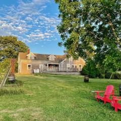 The Farmhouse at Avondale Sky Winery