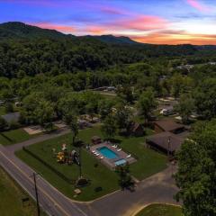 Cabin Oasis near Smoky Mountains