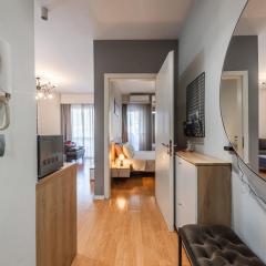 Bright and Spacious Apartment - New Boulevard View