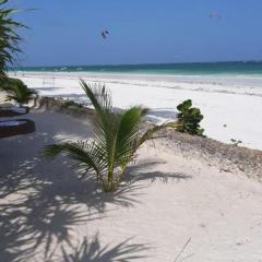 Bungalow one bedroom by the Diani Beach Galu