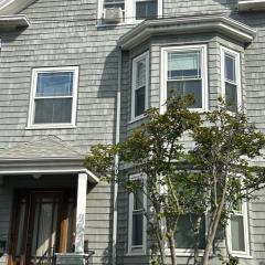 HomeStay Near Downtown Boston - Andrew Station Area