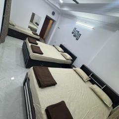 JNK premium rooms 5 Beds