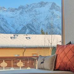 Die Karwendelsuite - 5 Sterne FeWo mit bestem Bergblick, zentrumsnah & ruhig gelegen, familienfreundlich