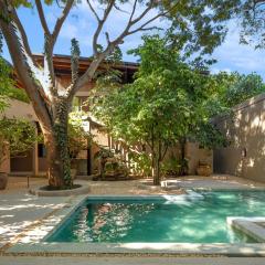 Welcome to Paradise - Luxurious Studio Oasis "Artemisa" with Pool and Lush Tropical Gardens