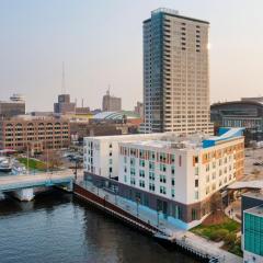 aloft Hotel Milwaukee Downtown