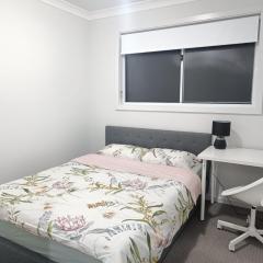 Peaceful Room in Modern and Spacious Baulkham Hills Home - BH2